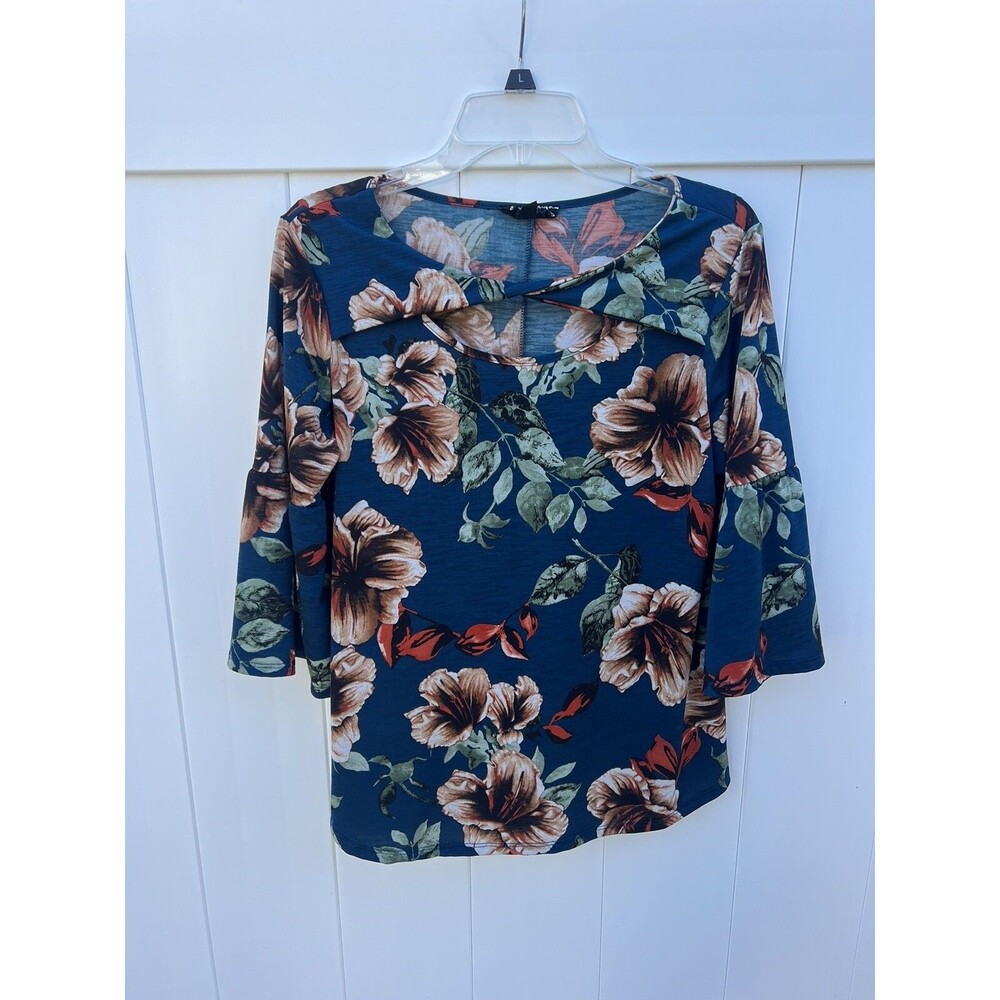 Corvia Blouse Floral Print Colorful 3/4 Sleeve Peekaboo Front Sz Medium